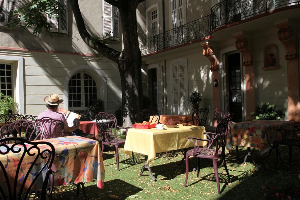 Hôtel du Fiacre Carpentras Exterior foto