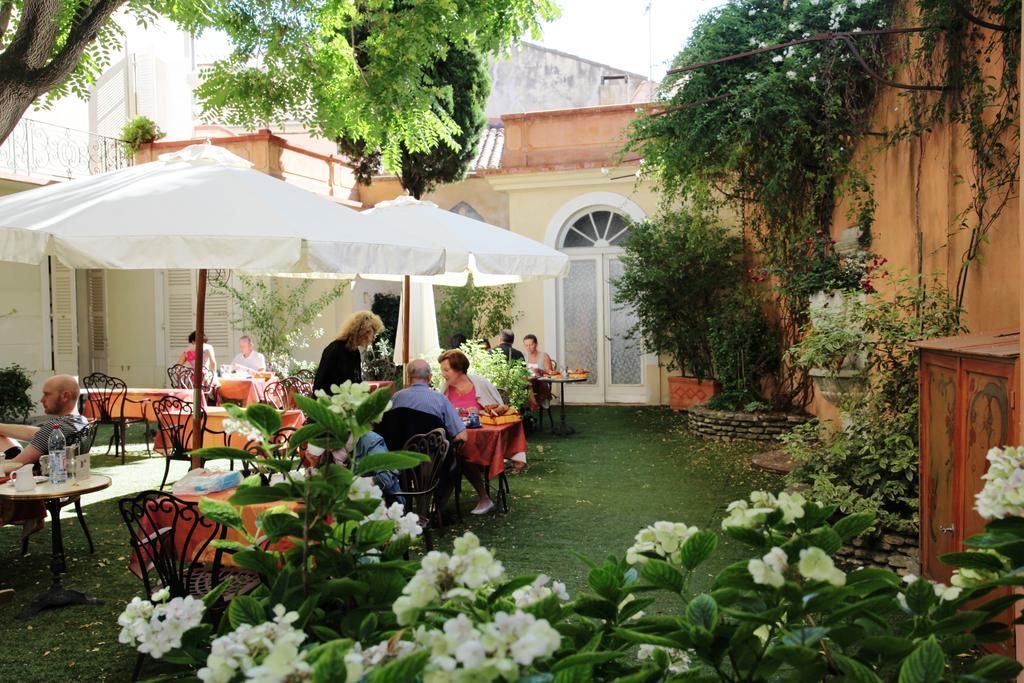 Hôtel du Fiacre Carpentras Exterior foto