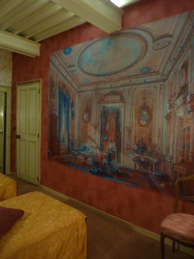 Hôtel du Fiacre Carpentras Quarto foto